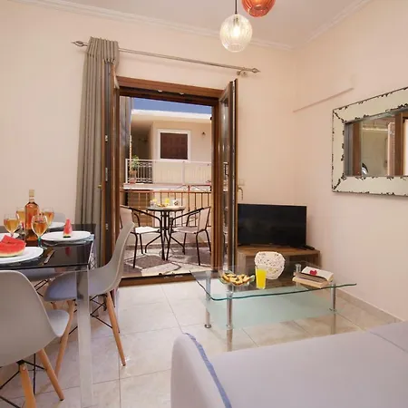 Apollon In Apartmán